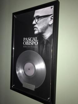 Disque de platine pour Pascal Obispo pour l'album Billet de Femme