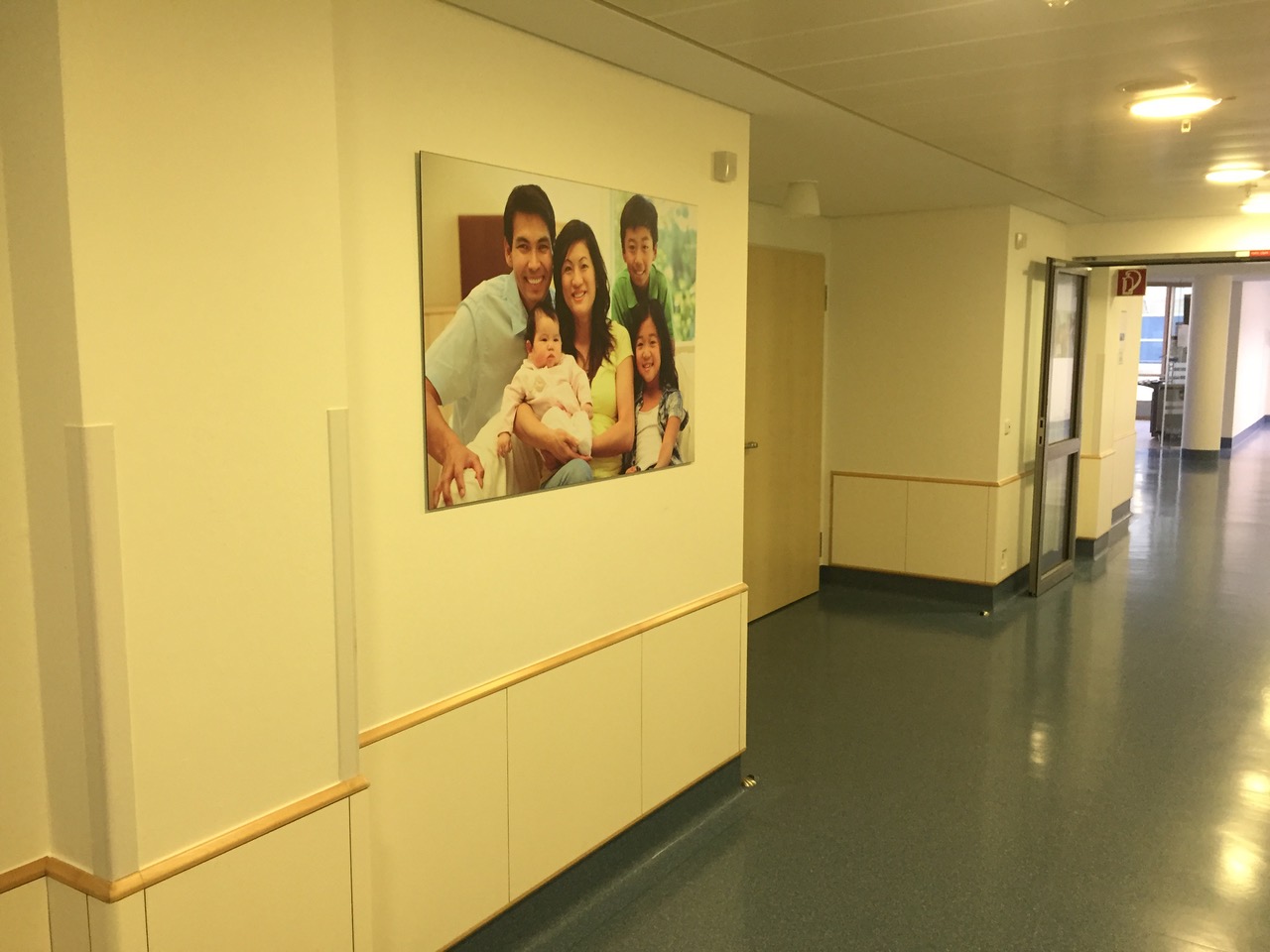 Décoration murale de la maternité Bohler à Luxembourg par Art on Wall